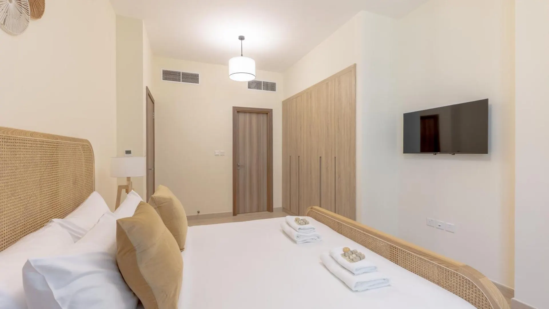 Brand New, Partial Canal View, Business Bay Dubai 0*,