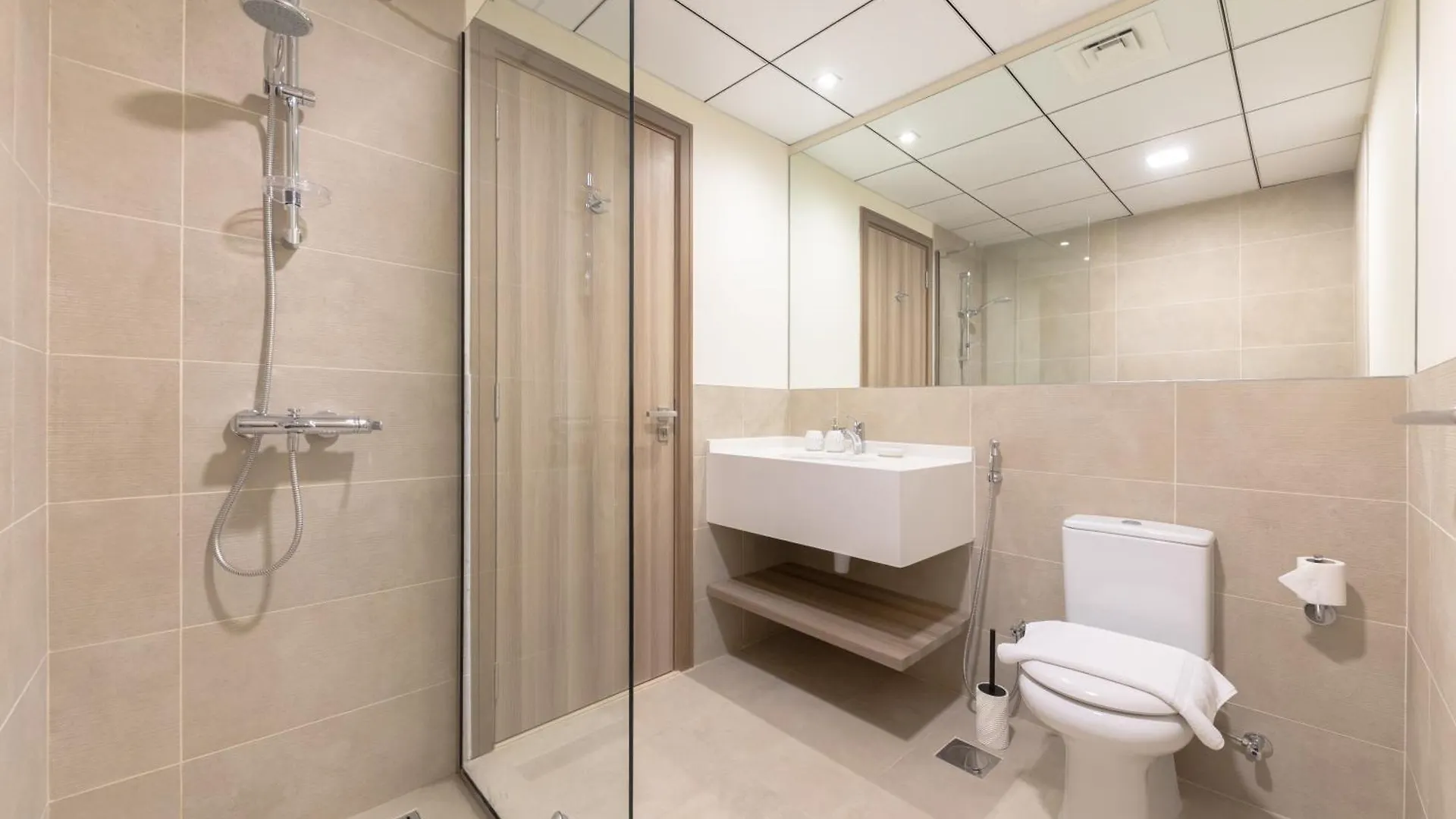 Apartment Brand New, Partial Canal View, Business Bay Dubai